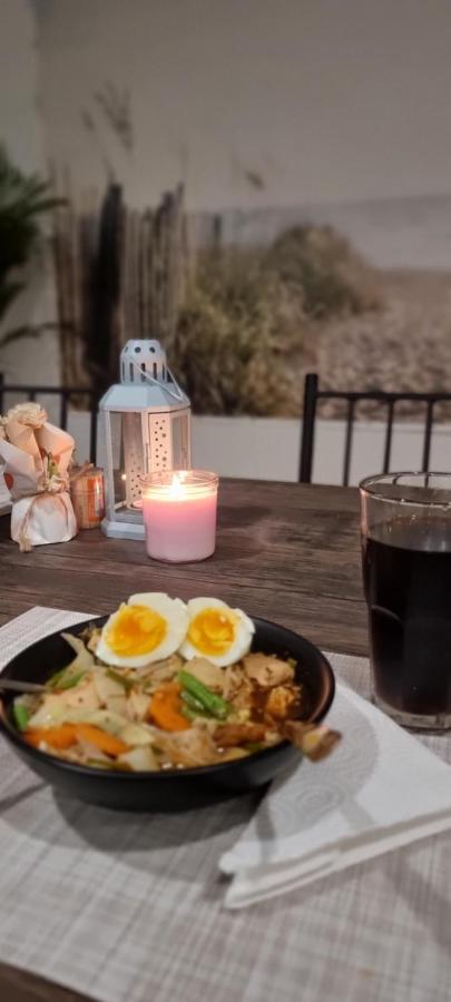 Homey Stay And Cafe By Hematoa Bangkok Bagian luar foto