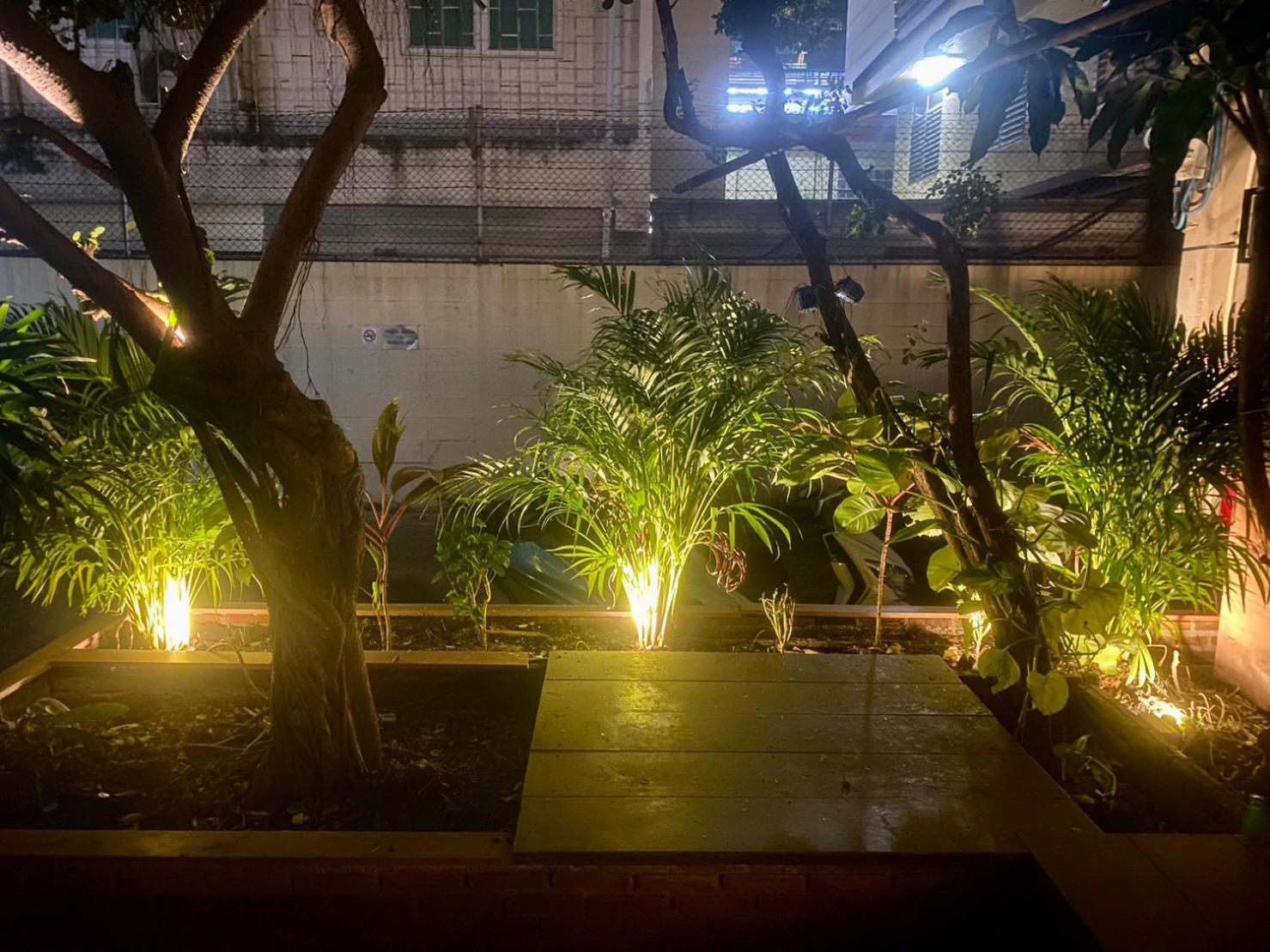 Homey Stay And Cafe By Hematoa Bangkok Bagian luar foto