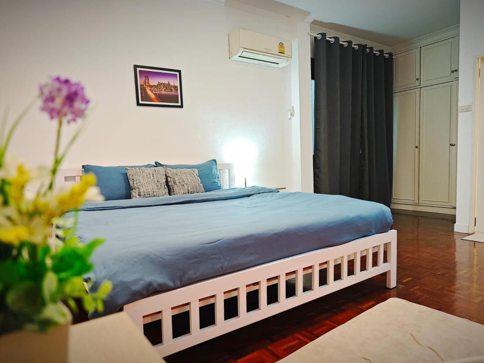 Homey Stay And Cafe By Hematoa Bangkok Bagian luar foto