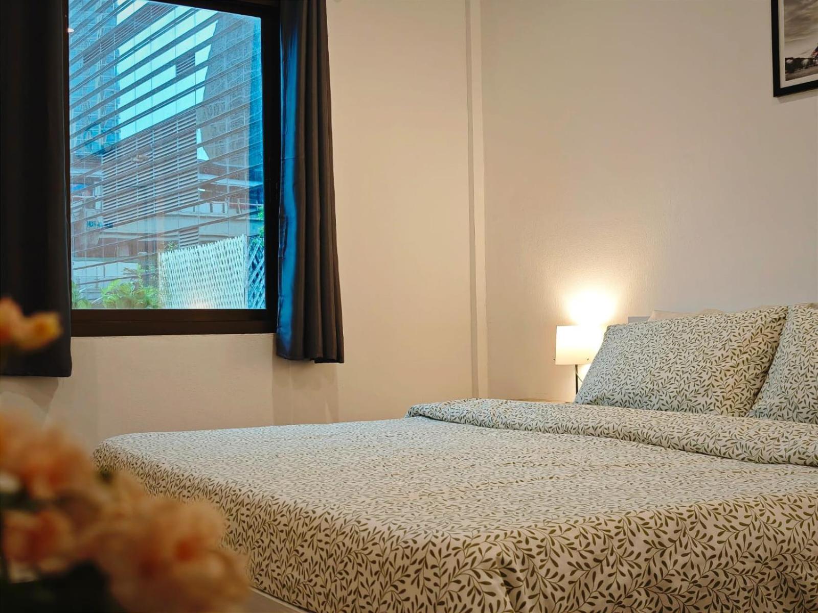 Homey Stay And Cafe By Hematoa Bangkok Bagian luar foto