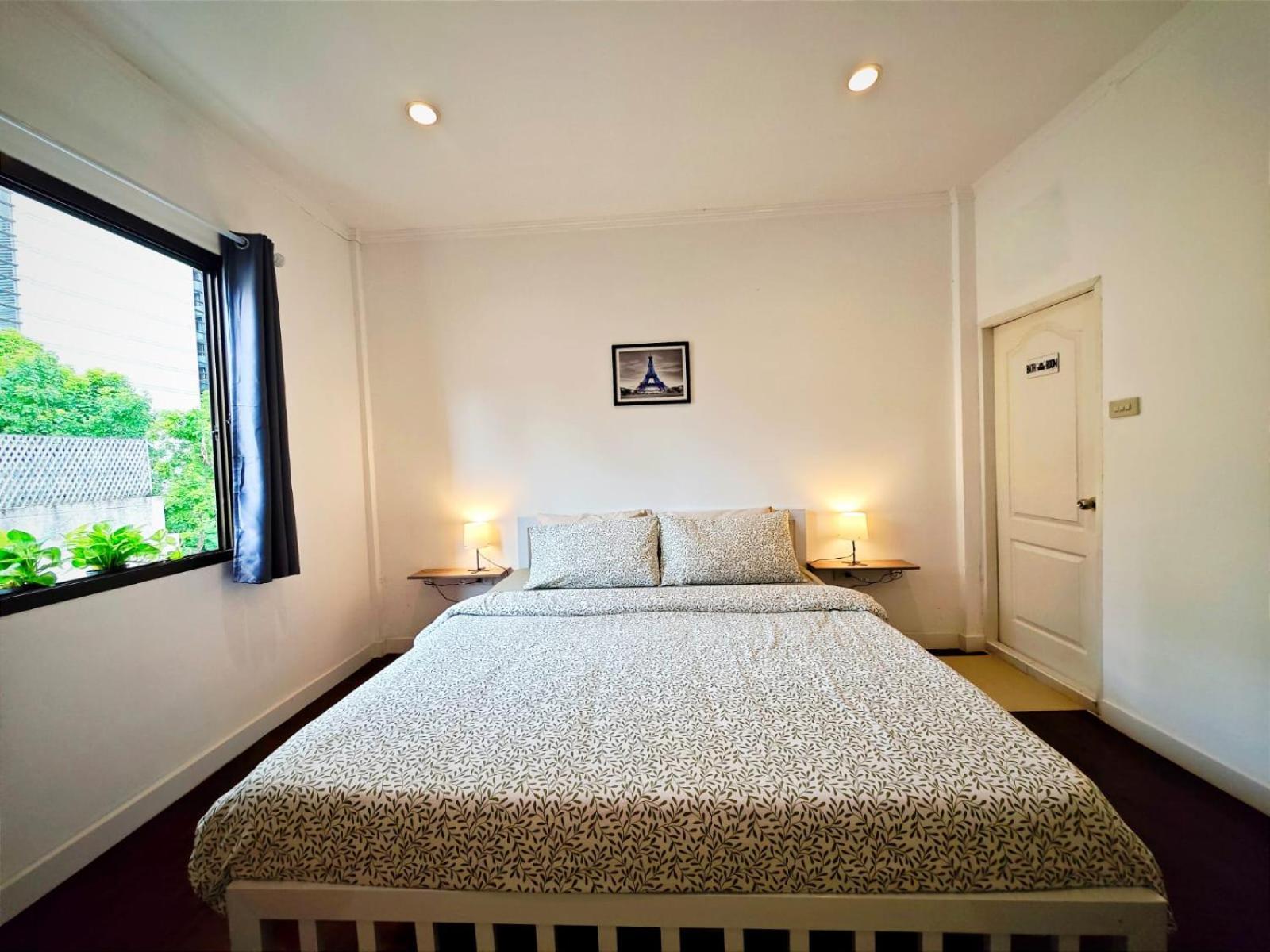 Homey Stay And Cafe By Hematoa Bangkok Bagian luar foto